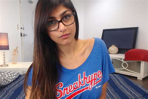 mia khalifa handjob|mia khalifa handjob Search